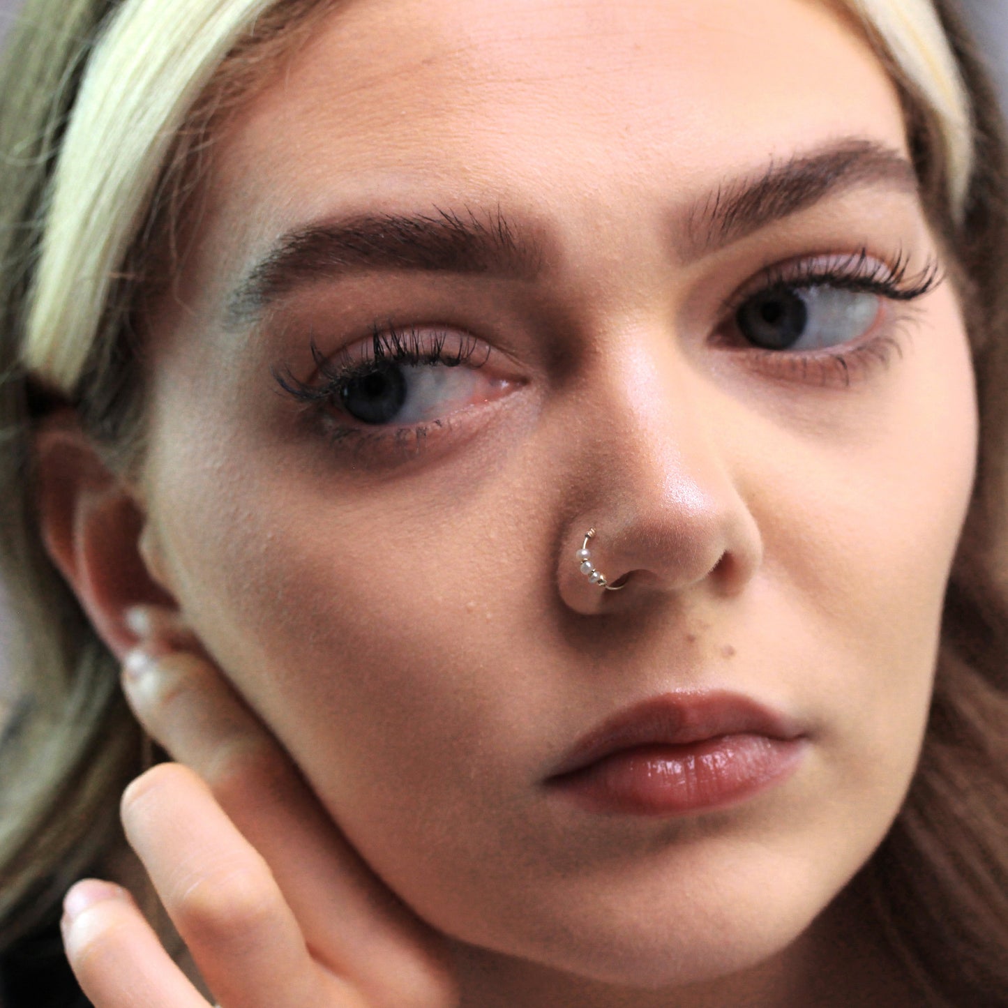 9ct Gold Triple Freshwater Pearl 10mm 22Ga Nose Ring