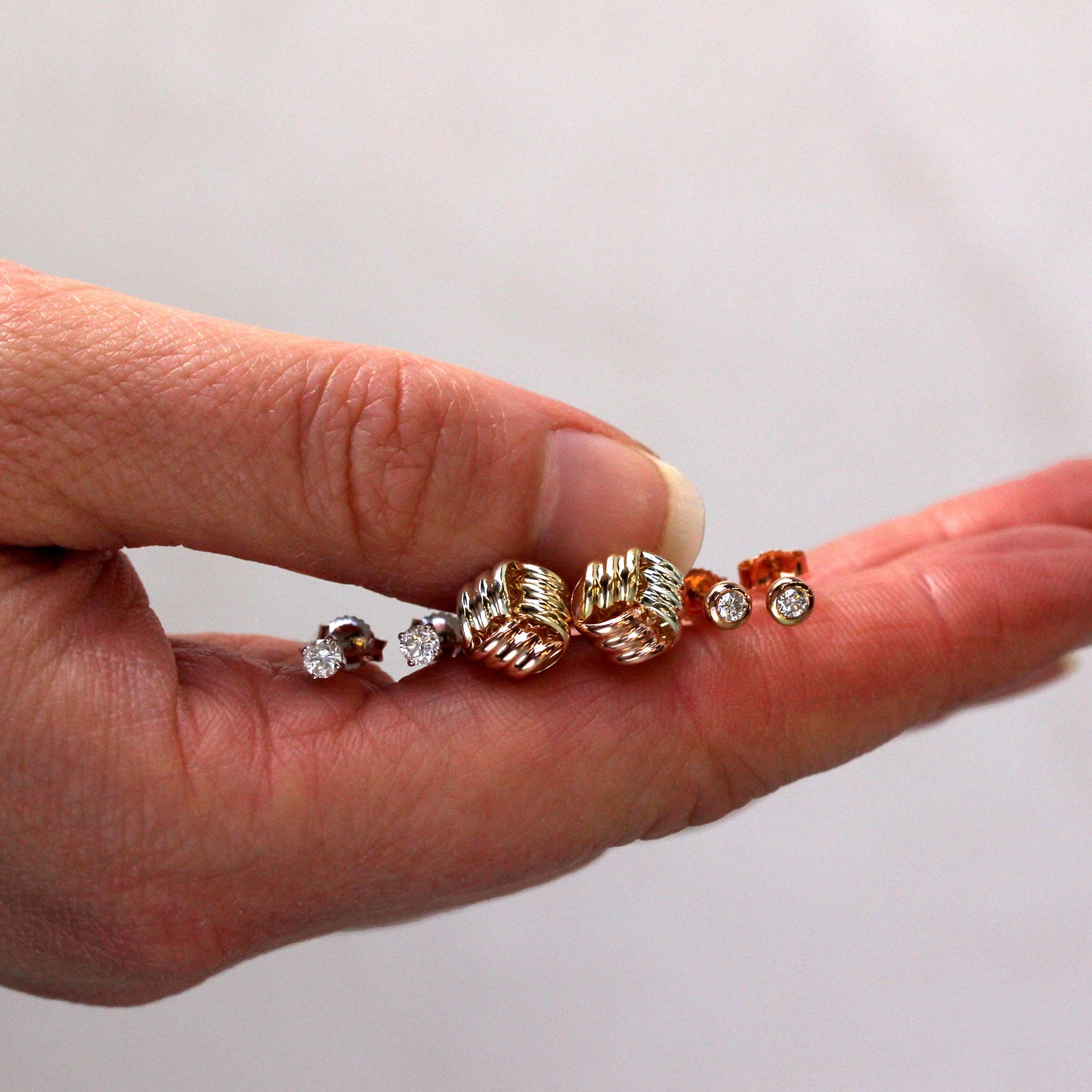 9ct White Gold 0.23ct Diamond 4 Claw Set Round Solitaire Stud Earrings