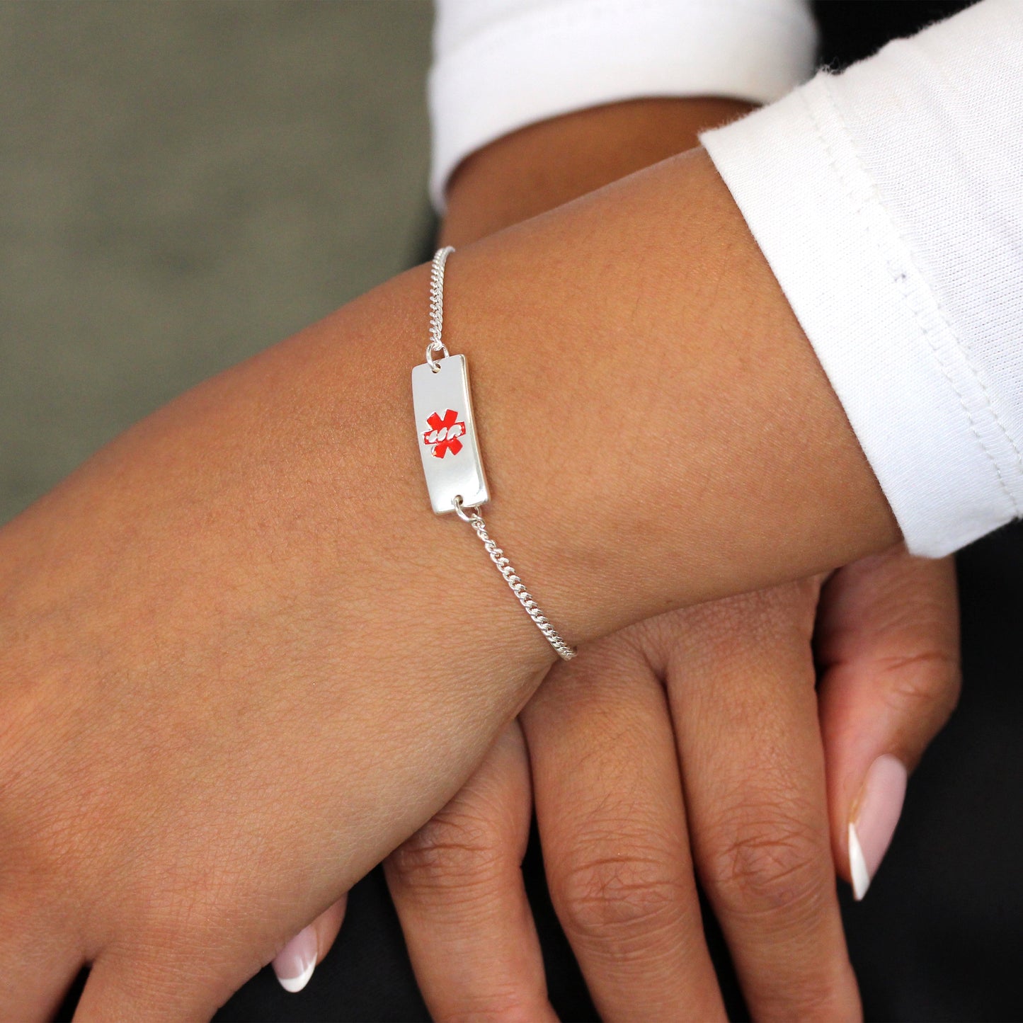 Sterling Silver Womens 7 Inch Medical Alert ID Bracelet with Rectangular Engravable Plate