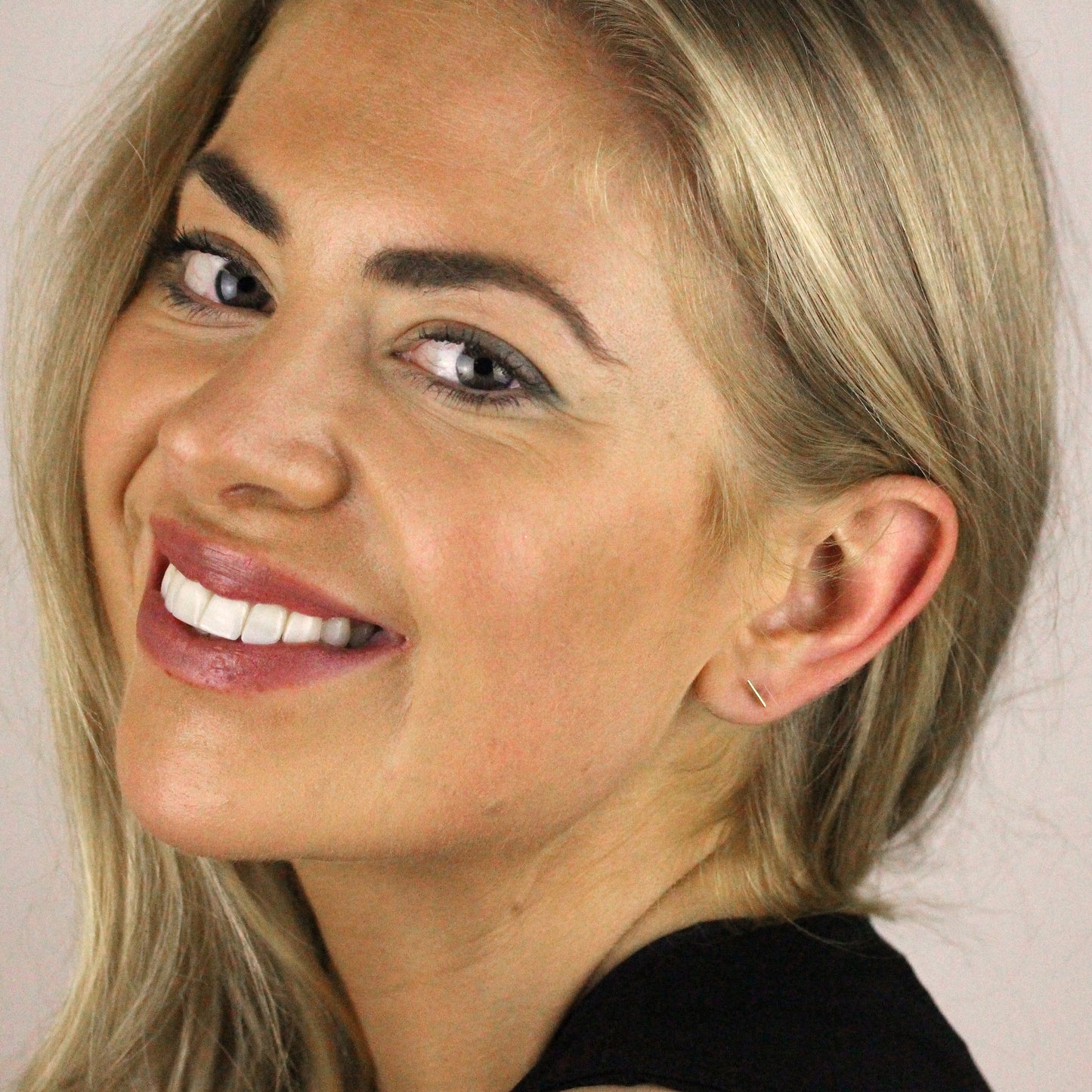 9ct Gold Bar Stud Earrings