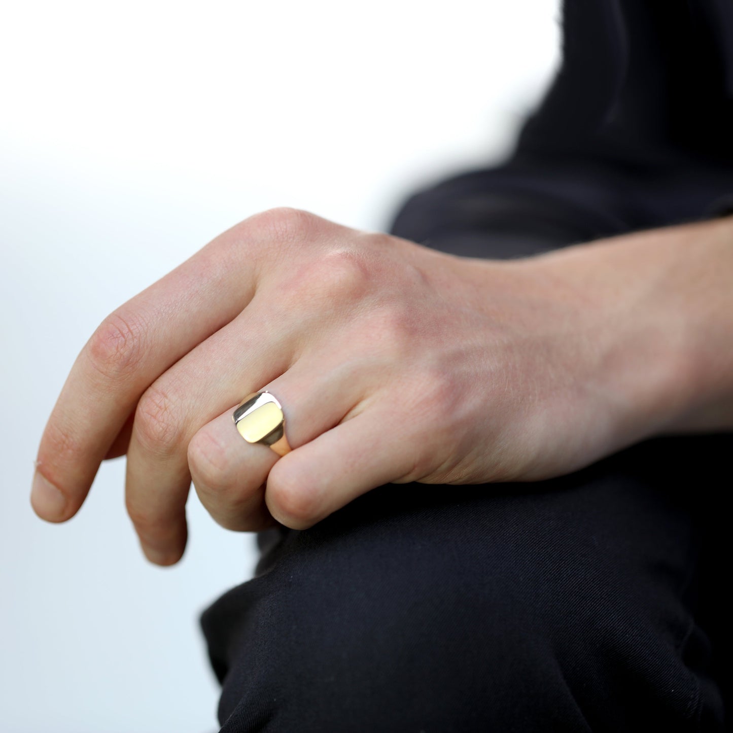 9ct Gold Engravable Gents Large Square Signet Ring Size R - W