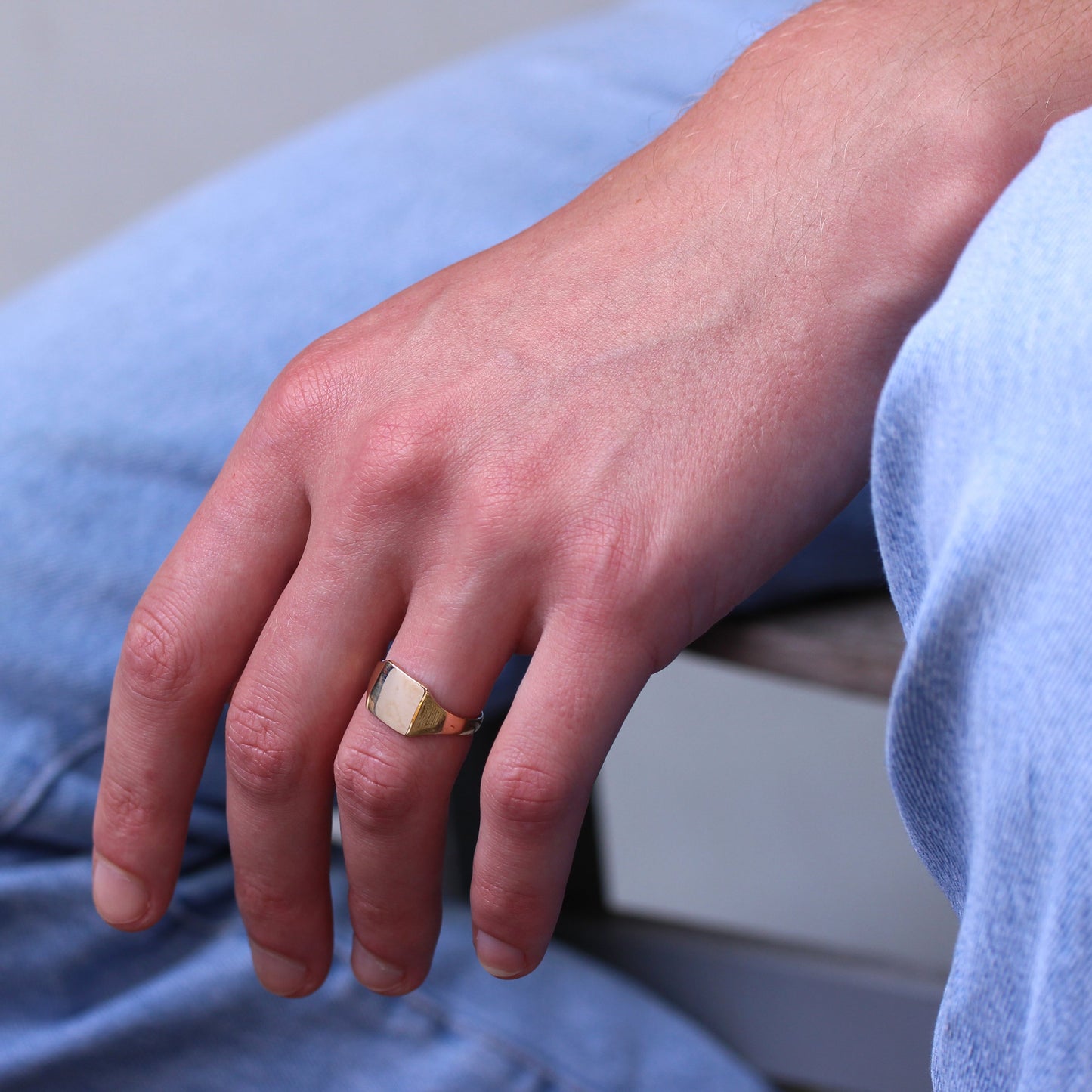 9ct Gold Engravable Gents Large Square Signet Ring Size R - W