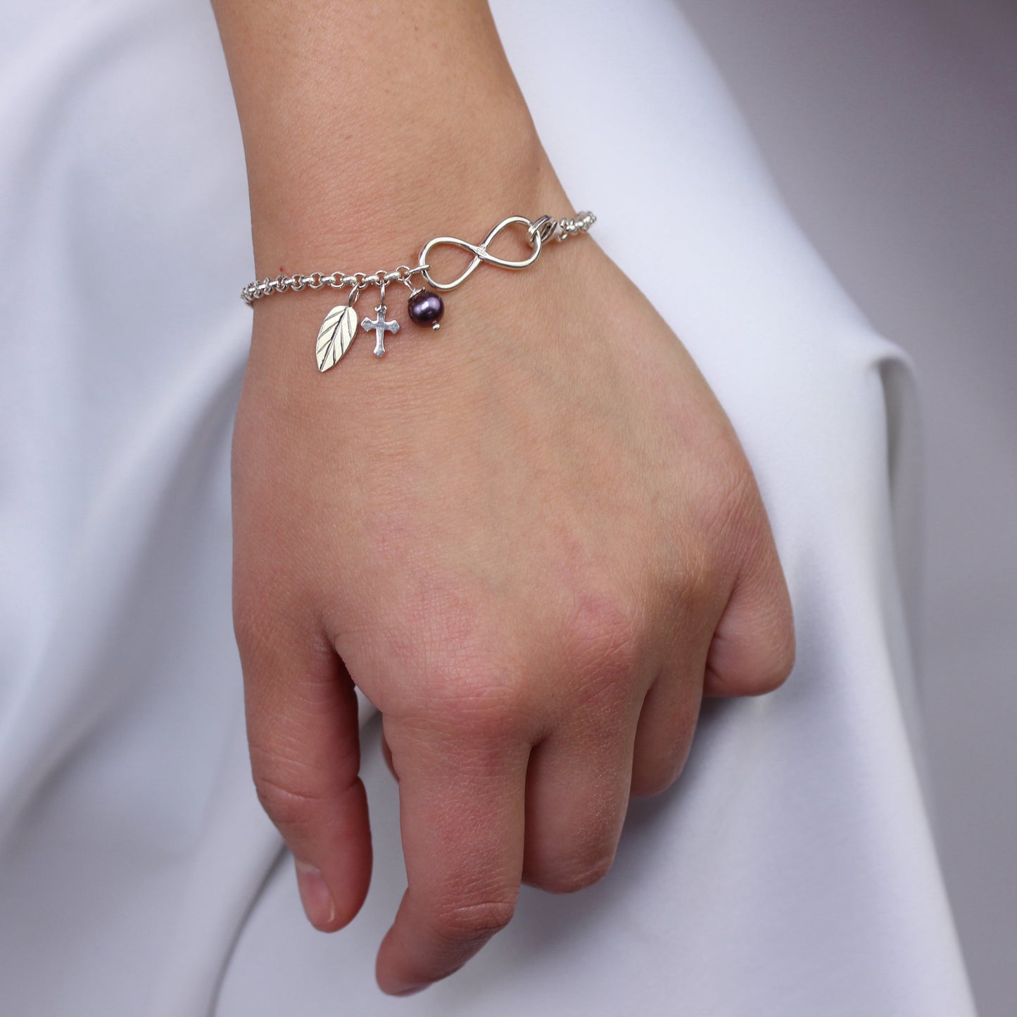 Sterling Silver Pearl Rolo Chain Infinity Bracelet