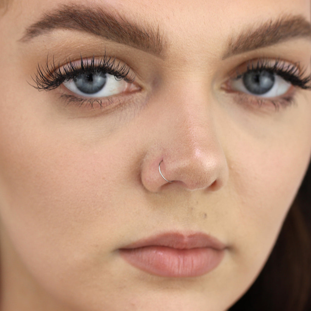 9ct White Gold 24Ga Plain 7mm Nose Ring