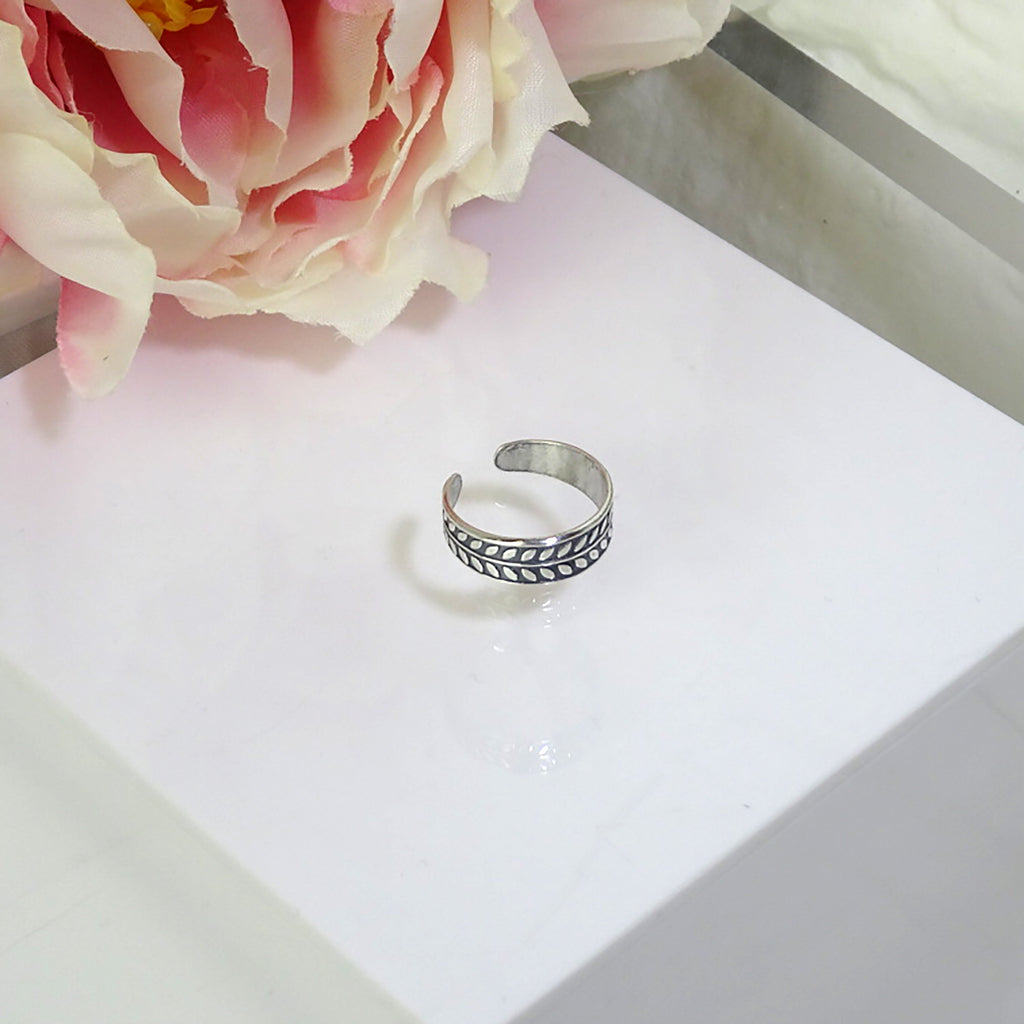 Sterling Silver Leaves Oxidised Adjustable Toe Ring