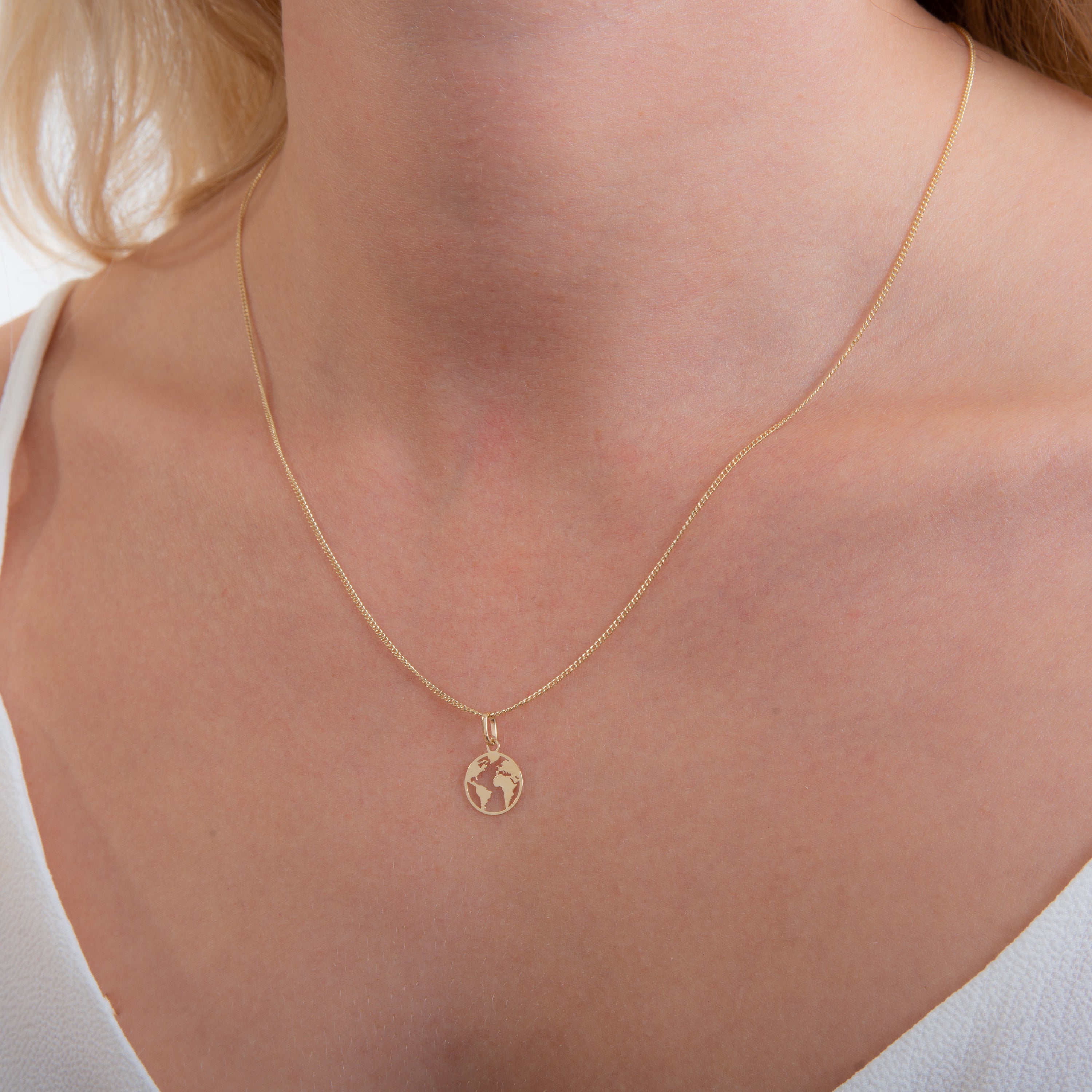 9ct Gold Cut Out World Necklace - 16 - 18 Inches
