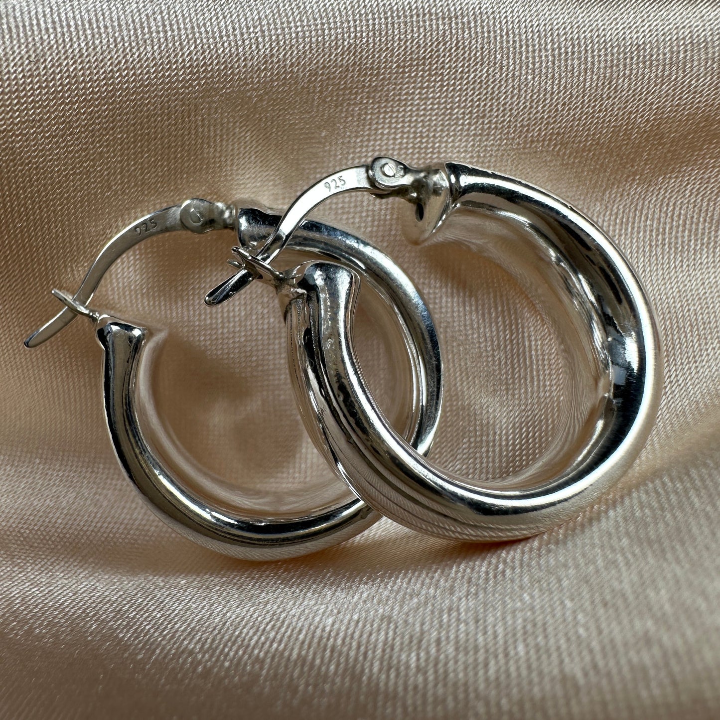 Sterling Silver Chunky Hollow Lined 20mm Hoop Earrings