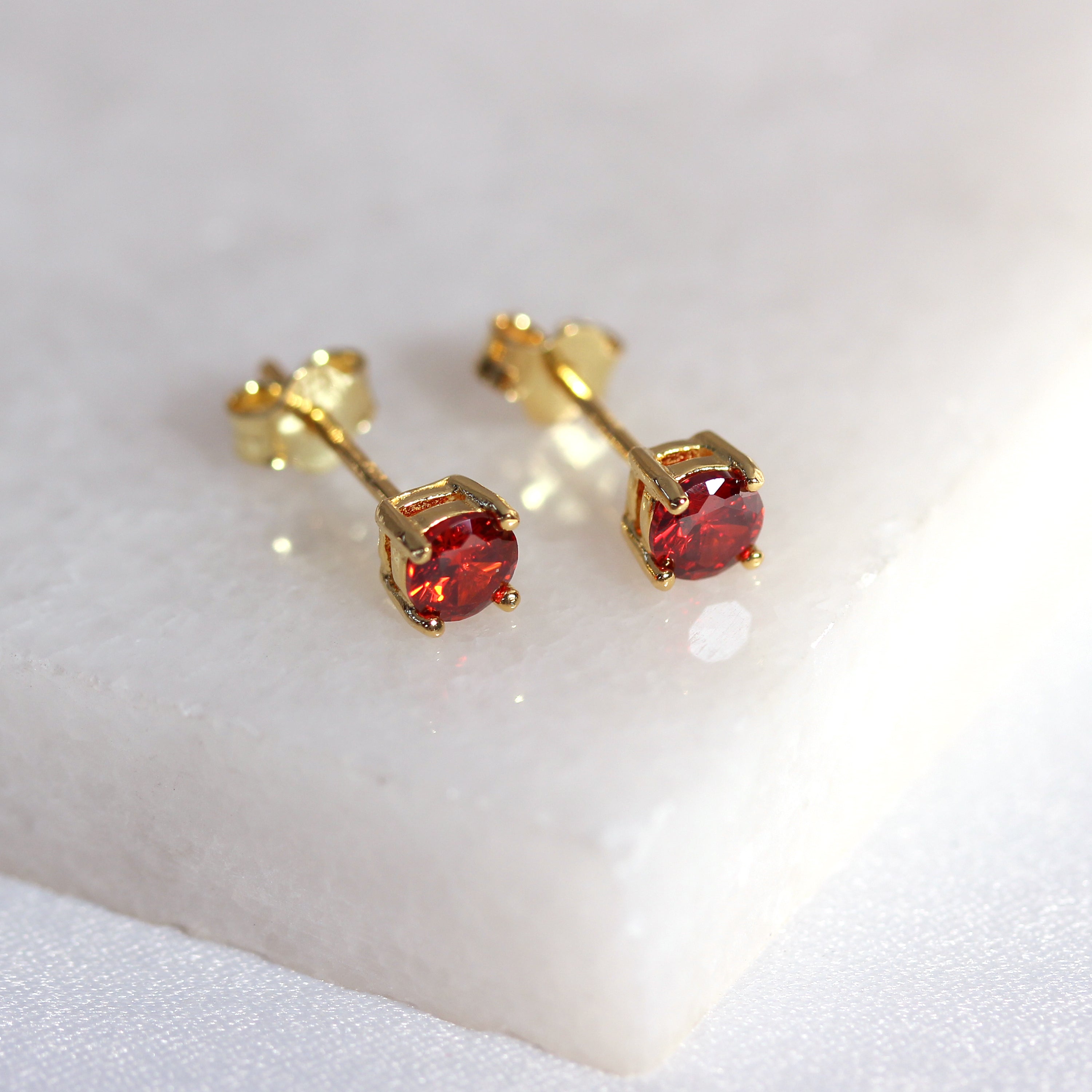 Gold Plated Sterling Silver Garnet CZ Claw 4mm Stud Earrings