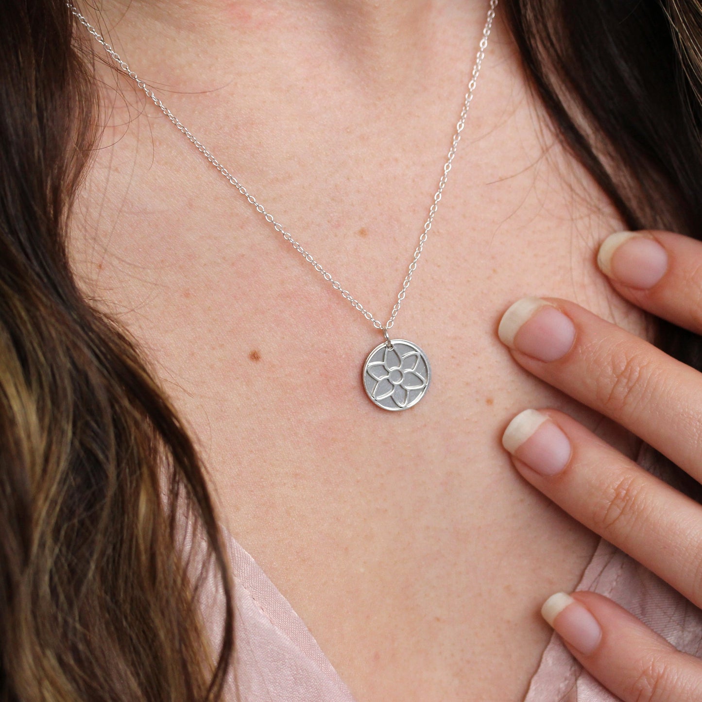 Sterling Silver August Gladiolus Birth Flower & 13mm Engravable Tag Necklace 14 - 22 Inches