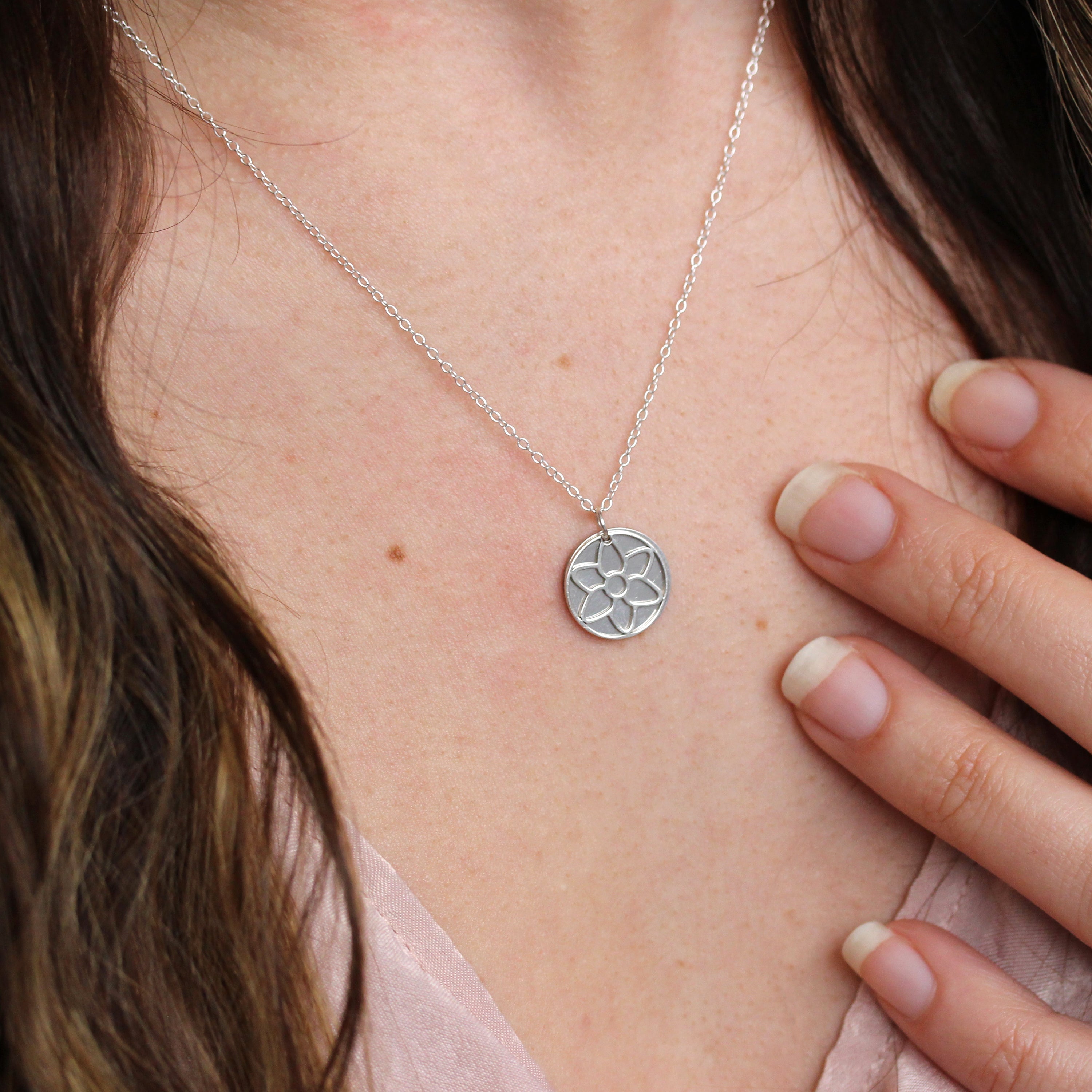 Sterling Silver August Gladiolus Birth Flower & 13mm Engravable Tag Necklace 14 - 20 Inches