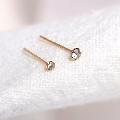 9ct Yellow Gold Clear CZ Straight Nose Stud