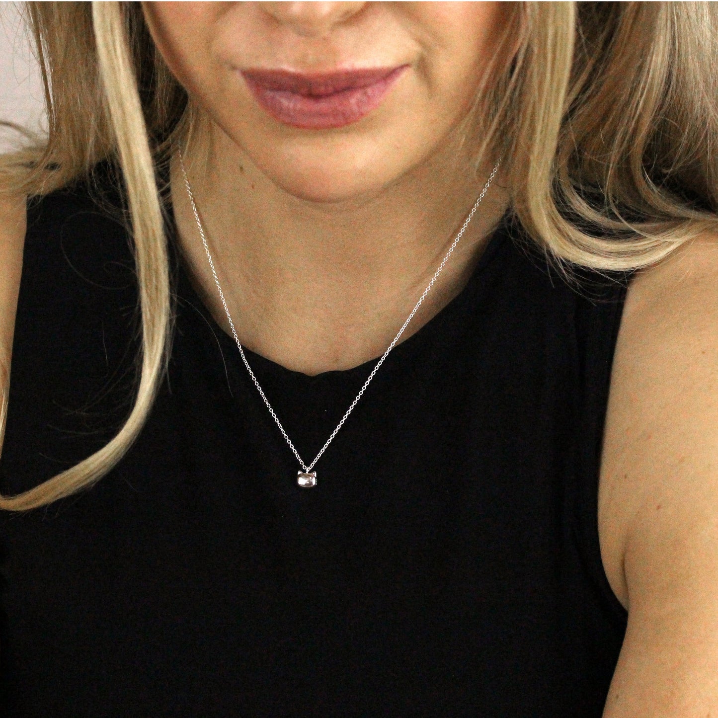 Sterling Silver Cats Head Necklace w 18 Inch Chain