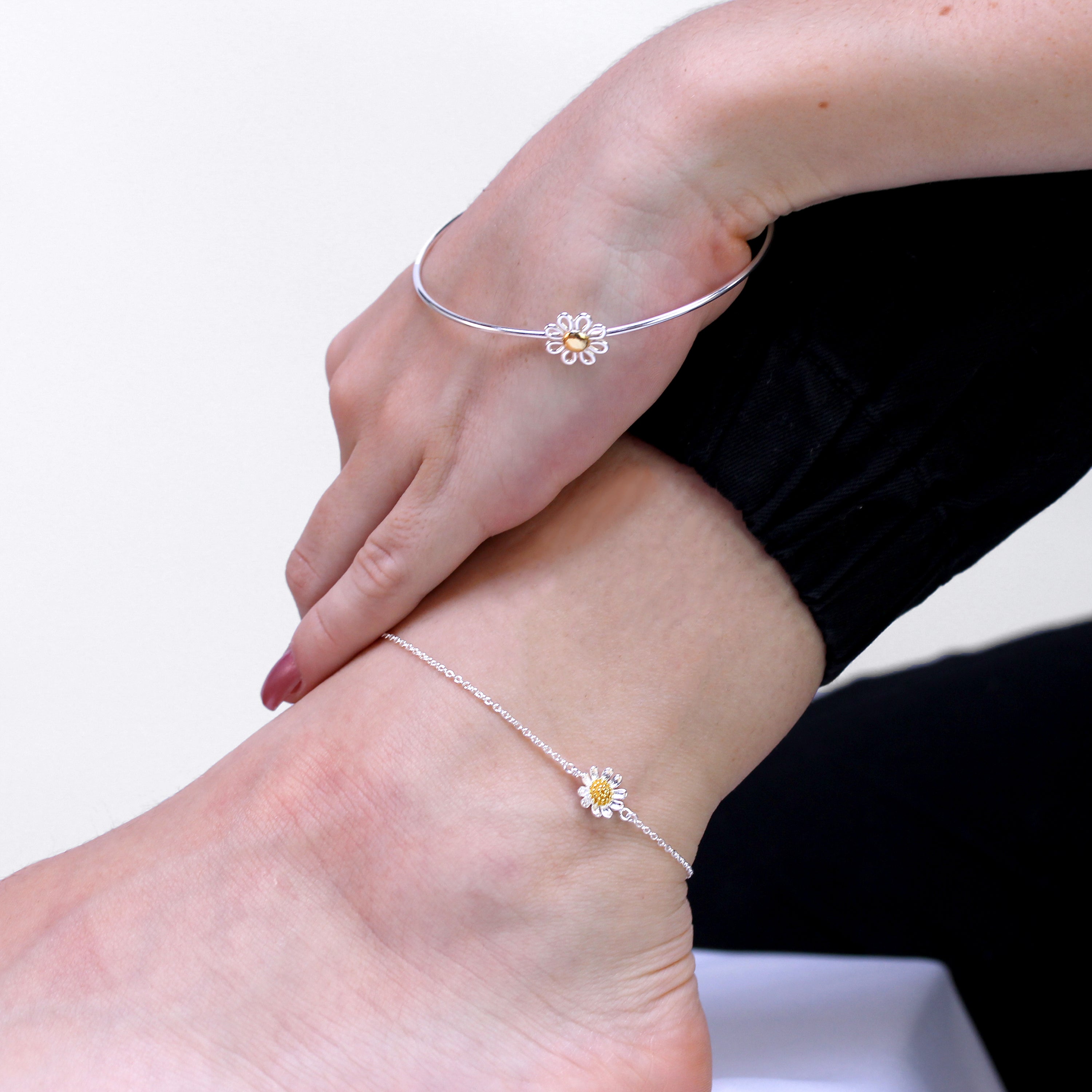 Sterling Silver Daisy Bangle
