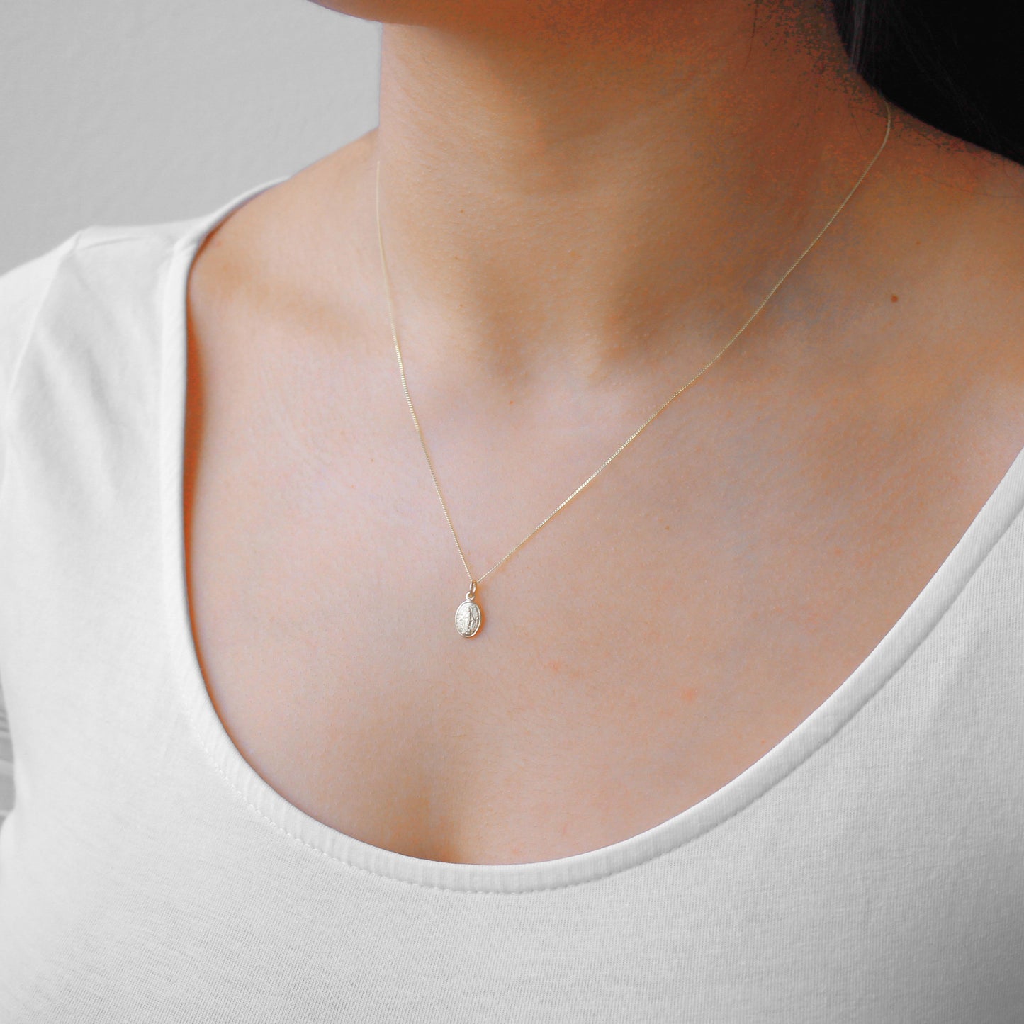 9ct Gold Miraculous Mary Medal Necklace