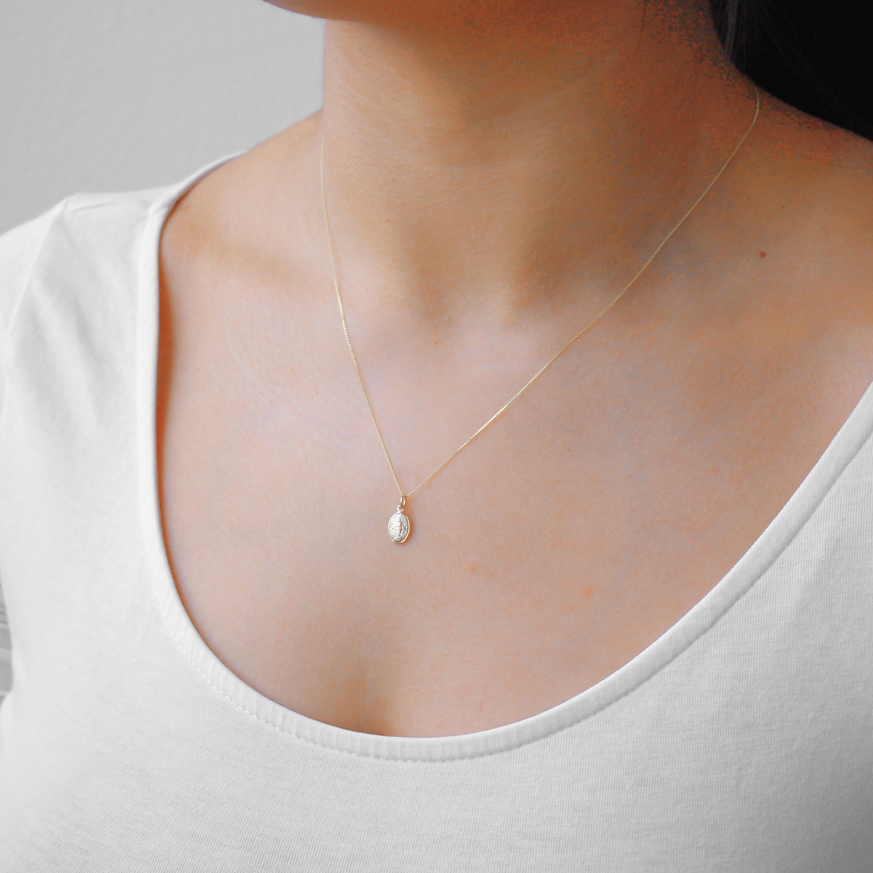 9ct Gold Miraculous Mary Medal Necklace