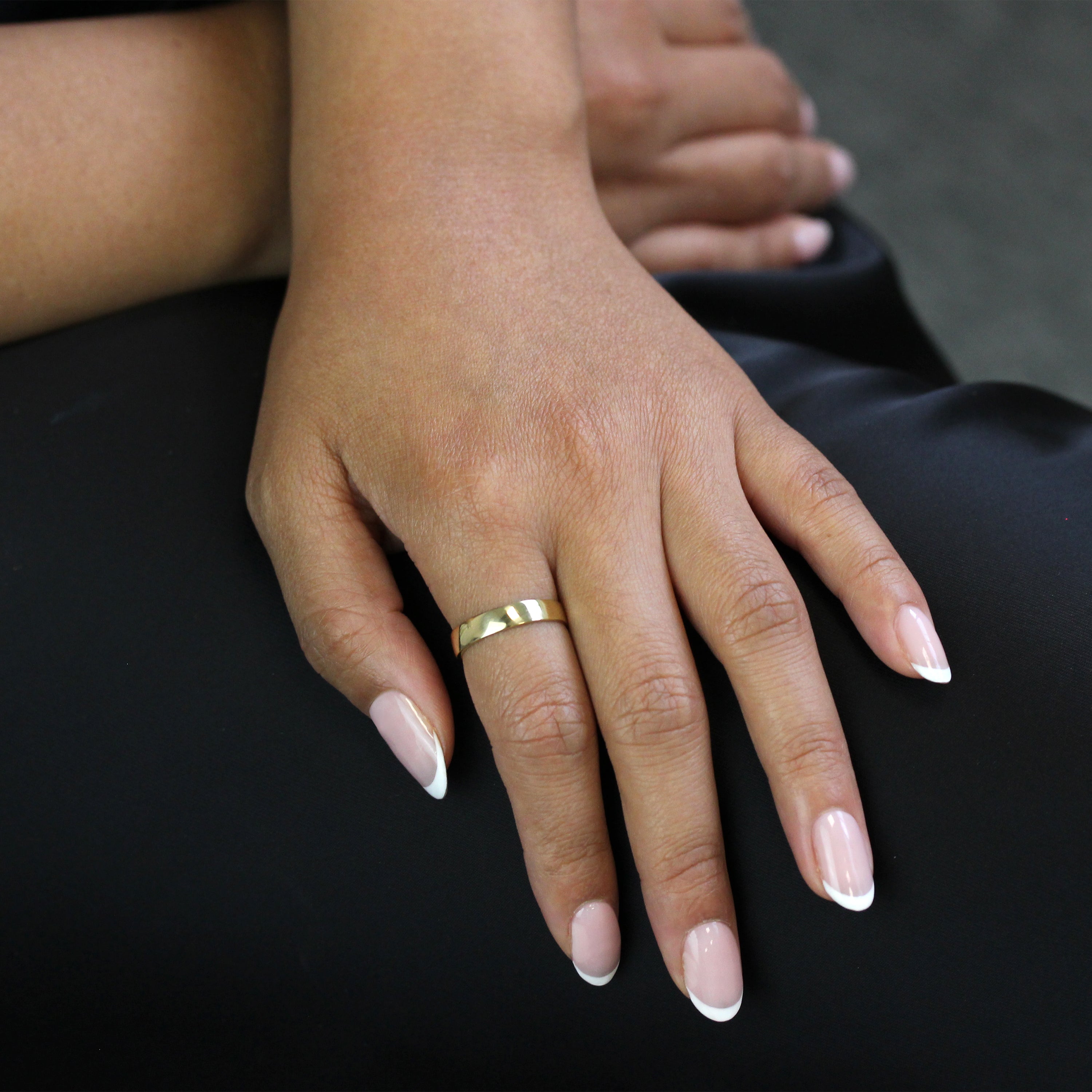 9ct Gold Engravable 4mm Wedding Band Ring Size I - U